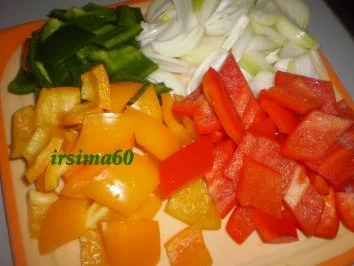 Rezept: Frikadellen mit Paprikagemüse Bild Nr. 3 Frikadellen mit Paprikagemüse - Rezept - Bild Nr. 3