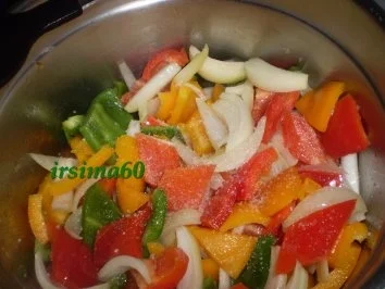 Rezept: Frikadellen mit Paprikagemüse Bild Nr. 5 Frikadellen mit Paprikagemüse - Rezept - Bild Nr. 5