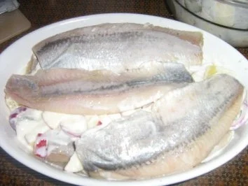 Matjesfilets eingelegt in Ananas-Apfel-Remoulade mit Pellkartoffeln - Rezept - Bild Nr. 4