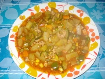 Kartoffel Hackfleisch Topf mit Gemüse - Rezept