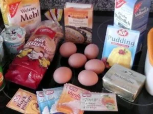 Rezept: Biskuit-Pfirsich-Sahneschnitte Bild Nr. 3 Biskuit-Pfirsich-Sahneschnitte - Rezept - Bild Nr. 3