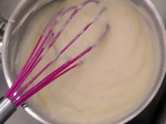 Rezept: Biskuit-Pfirsich-Sahneschnitte Bild Nr. 7 Biskuit-Pfirsich-Sahneschnitte - Rezept - Bild Nr. 7