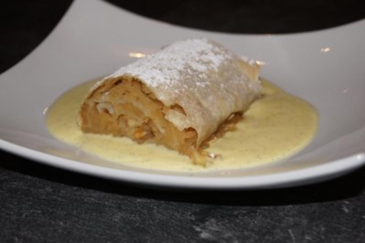 Vanillesauce mit warmen Apfelstrudel - Rezept mit Bild - kochbar.de