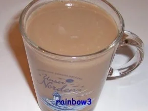 Rezept: Getränk: Gewürzter Milch-Kaffee mit Schuss Getränk: Gewürzter Milch-Kaffee mit Schuss - Rezept