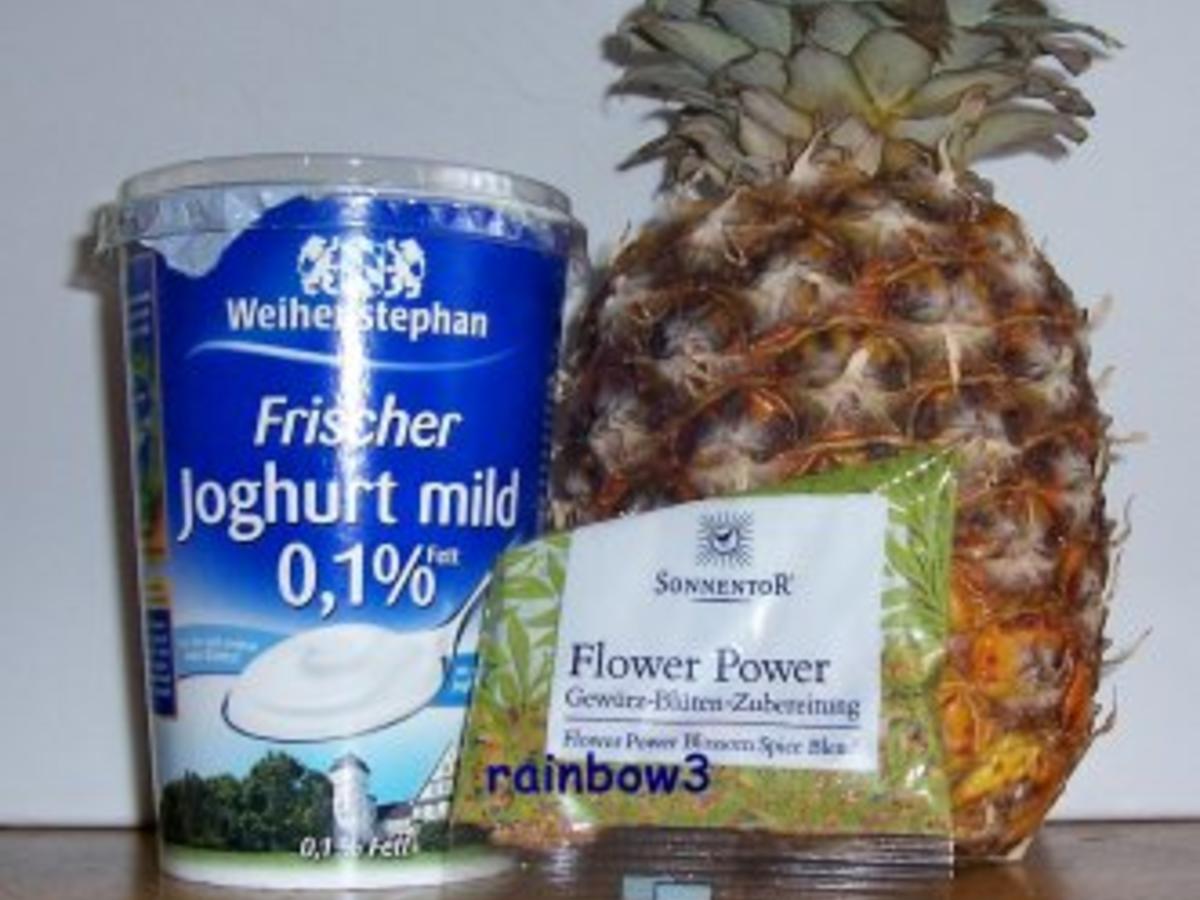 Dessert: Ananas mit buntem Joghurt - einfach - von rainbow3
