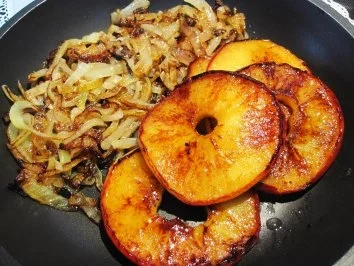 Putensteaks - mit Äpfeln und Zwiebeln... - Rezept - Bild Nr. 3