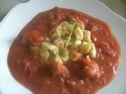 Tomatensoße ( mal etwas herzhafter ) aber verdammt lecker ;-)) - Rezept