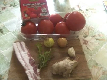 Rezept: Tomatensoße ( mal etwas herzhafter ) aber verdammt lecker ;-)) Bild Nr. 2 Tomatensoße ( mal etwas herzhafter ) aber verdammt lecker ;-)) - Rezept - Bild Nr. 2