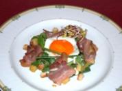 Rezept: Feldsalat im Kartoffel-Speck-Dressing mit Spiegelei und einem Hauch Trüffelaroma Feldsalat im Kartoffel-Speck-Dressing mit Spiegelei und einem Hauch Trüffelaroma - Rezept