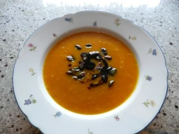 Kürbissuppe mit Kartoffeln - Rezept