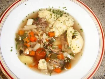 Rezept: Gemüsesuppe mit Grießklößchen Gemüsesuppe mit Grießklößchen - Rezept