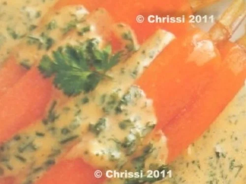 Gemüse - Möhren an Kerbelsahnesauce - Rezept