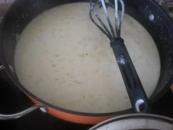 Rezept: Farfalle mit Klößchen und Käsesauce Bild Nr. 11 Farfalle mit Klößchen und Käsesauce - Rezept - Bild Nr. 11