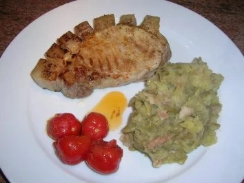Rezept: Schweinerückensteak mit Schwarte an Bohnen-Kartoffelstampf Bild Nr. 2 Schweinerückensteak mit Schwarte an Bohnen-Kartoffelstampf - Rezept - Bild Nr. 2