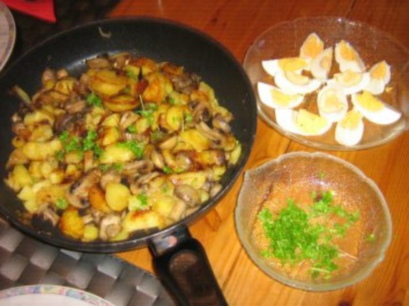 Bratkartoffeln mit Champignons und Ei - schnell &amp; einfach - 76 kcal/100g