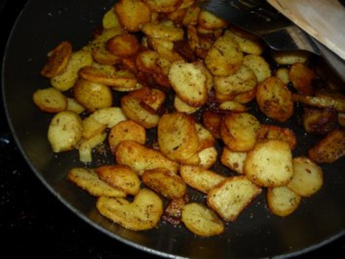 Salat mit Kräutersaitlingen und Bratkartoffeln - Rezept - Bild Nr. 6