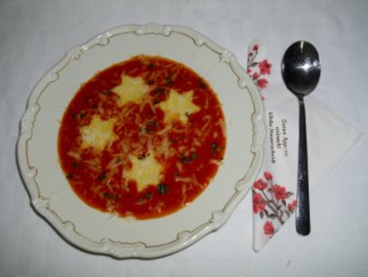Tomatencreme-Suppe mit Polentasternen - Rezept