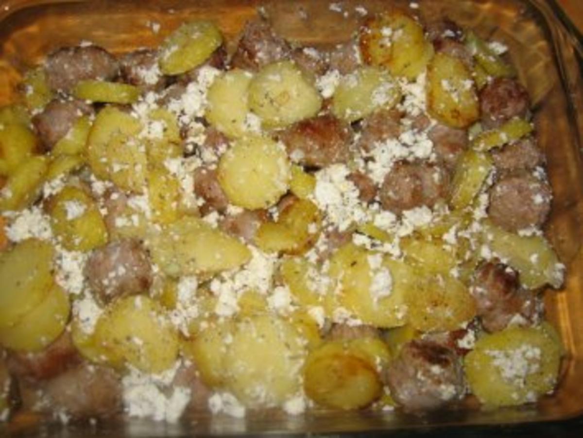 Bratkartoffeln-Auflauf mit Bratwurst und Spiegelei - Rezept - Bild Nr. 4