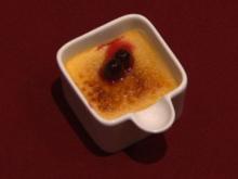 Amarula-Vanilla-Crème-Brûlée mit italienischen Wildkirschen in Sirup - Rezept