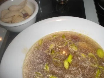 Scharfe Rindfleischsuppe mit Glasnudeln - Rezept