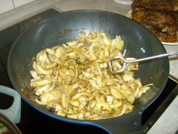 Rezept: Halsgrad in deftiger Zwiebelsoße Bild Nr. 7 Halsgrad in deftiger Zwiebelsoße - Rezept - Bild Nr. 7