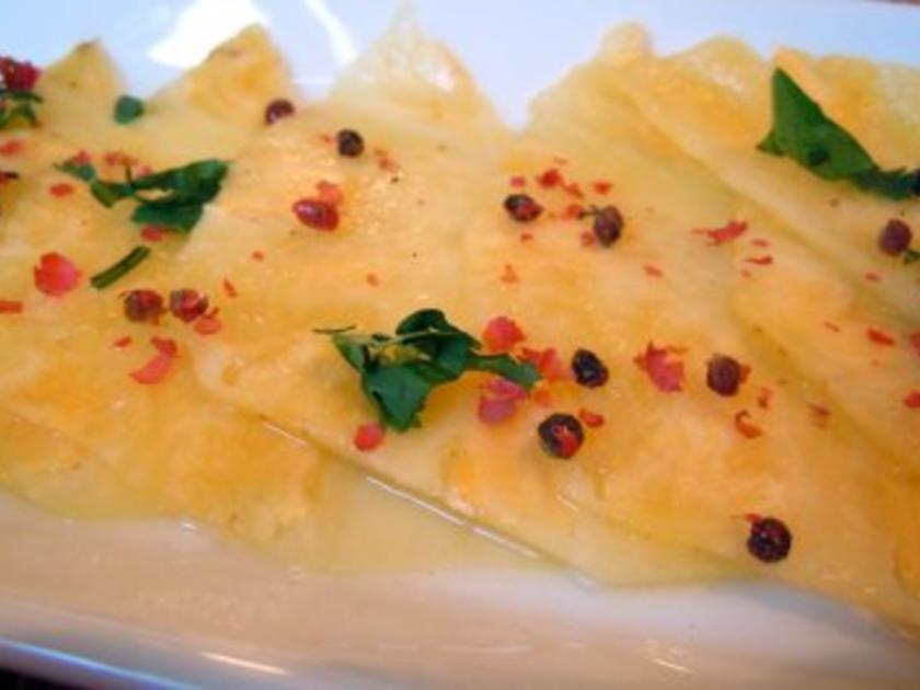 Ananas-Carpaccio mit Koriander-Ingwer-Dressing - Rezept - kochbar.de