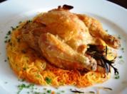Knusper-Mais-Huehnchen und Coquelet auf Kartoffelstroh - Rezept