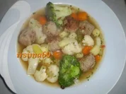 Rezept: Feine Gemüsesuppe mit Hackklößchen Feine Gemüsesuppe mit Hackklößchen - Rezept