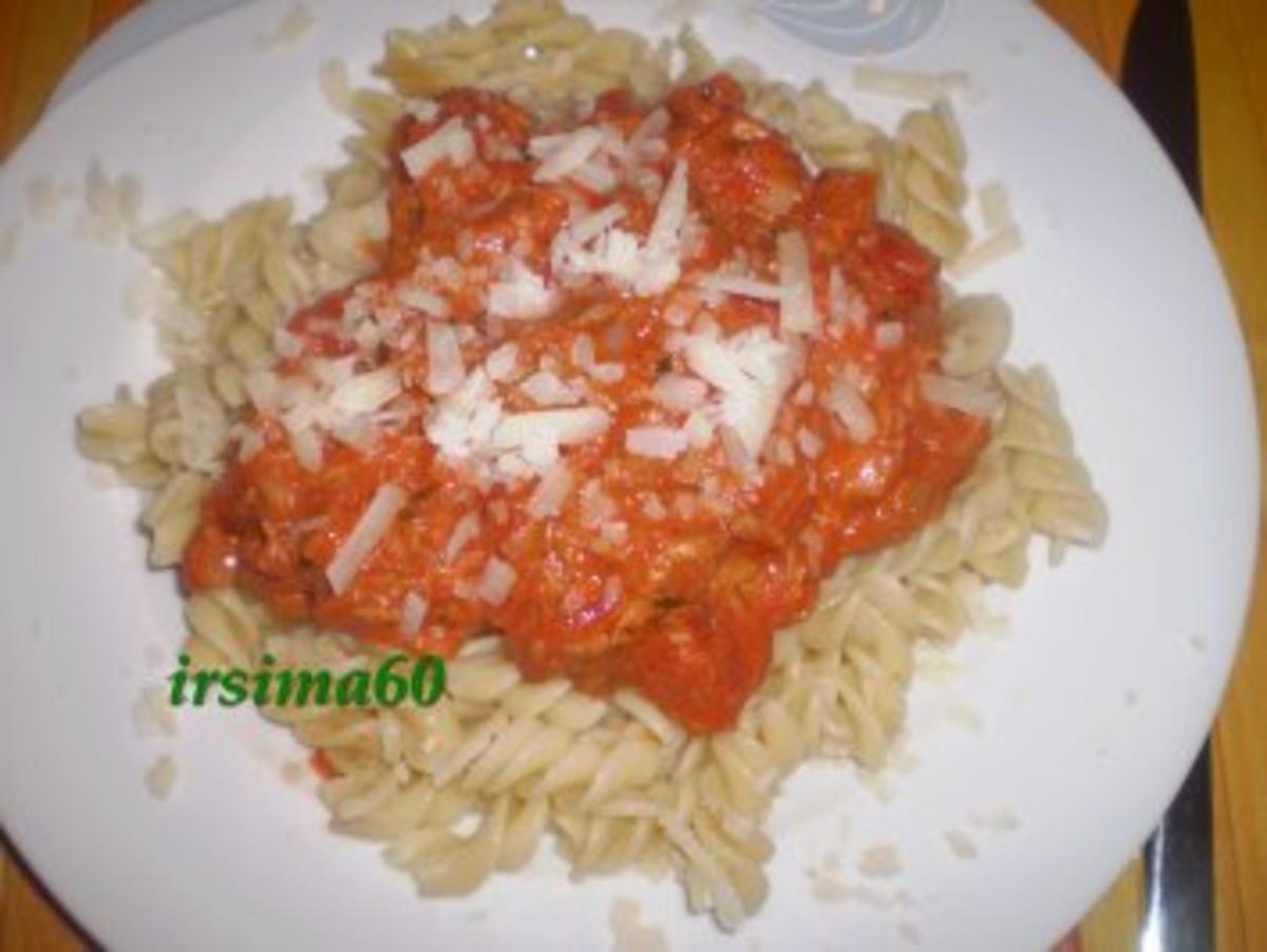 Nudeln mit Thunfisch - Tomatensoße - Rezept - kochbar.de