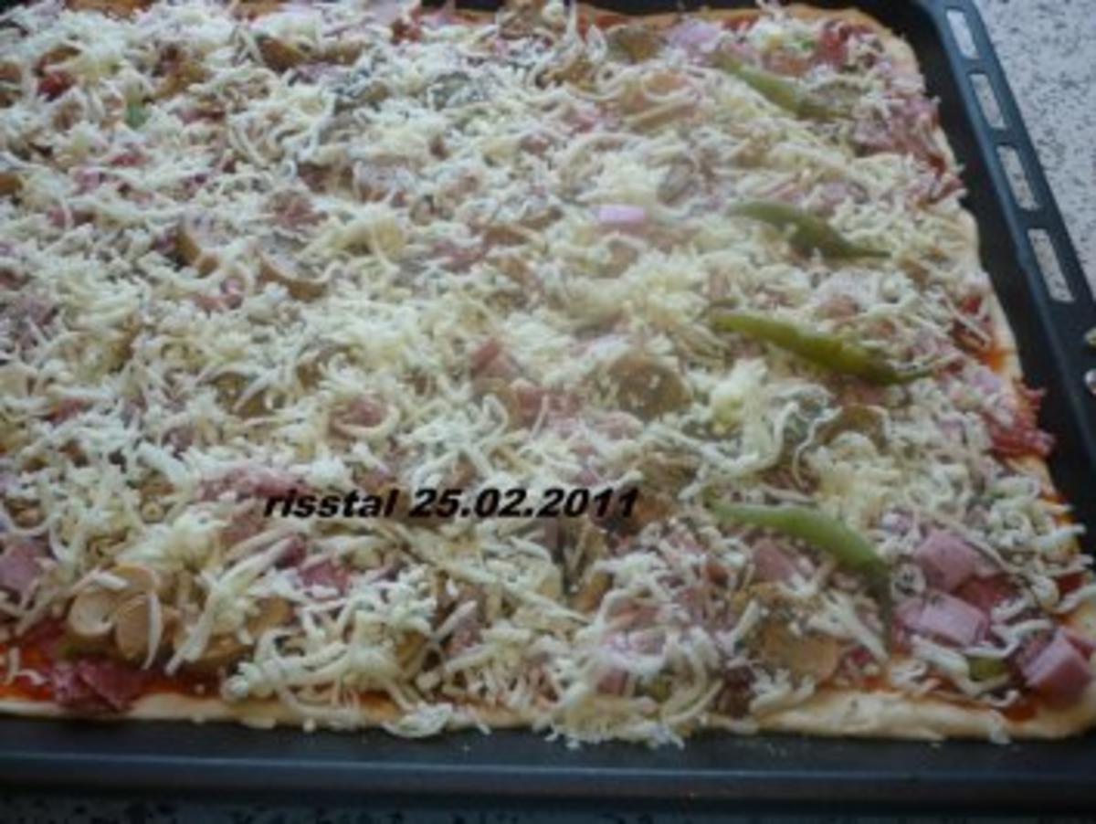 Pizza mit einer scharfen Seite - Rezept - Bild Nr. 9