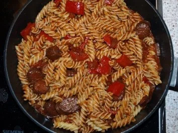 Rezept: Pasta mit ner herzhaften Soße Bild Nr. 9 Pasta mit ner herzhaften Soße - Rezept - Bild Nr. 9