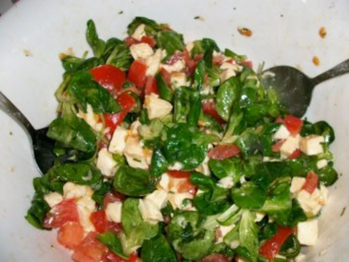 Bilder für Tomaten-Mozzarella-Feldsalat-Salat - Rezept