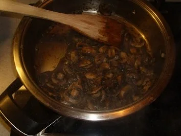 Fleischgerichte: Lammkoteletts mit Senfkruste, Süsskartoffelpüree und Champignons - Rezept - Bild Nr. 9