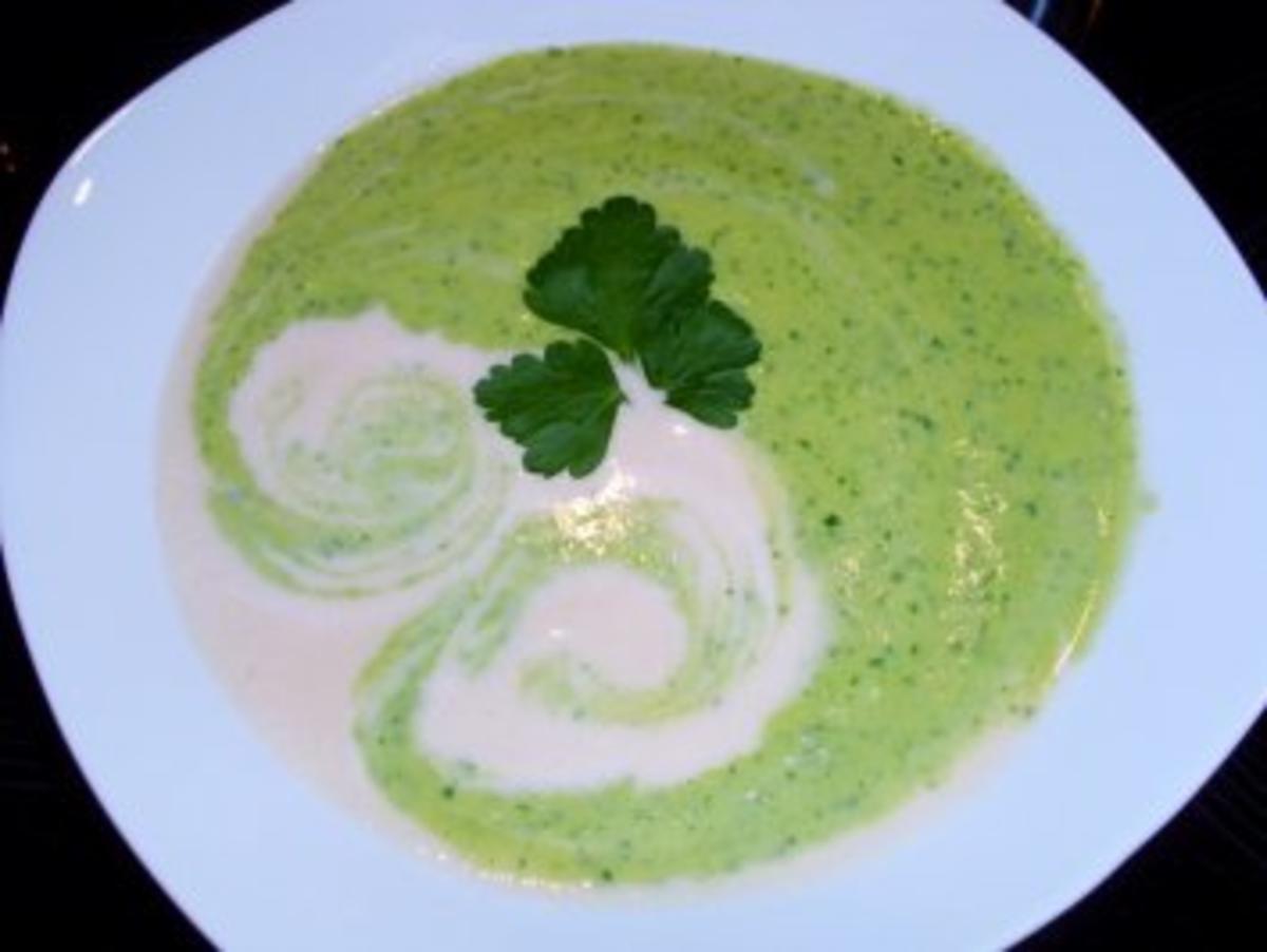 Suppe: Grün-weiße Petersilienwurzelcreme - Rezept