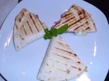 Rezept: Snack: Quesadilla con serrano Bild Nr. 6 Snack: Quesadilla con serrano - Rezept - Bild Nr. 6