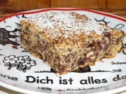 Schokoladenkuchen mit Erdnüssen und Sultaninen - Rezept