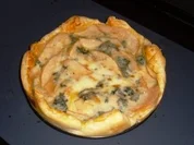 Birnen-Gorgonzola-Tarte mit Knusperspeck - Rezept