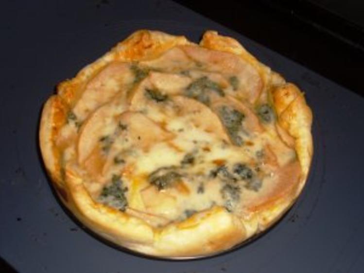 Birnen Gorgonzola Tarte mit Knusperspeck - einfach - von gertnordhessen