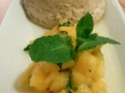 Rezept: Kokosflan mit marinierter Ananas Kokosflan mit marinierter Ananas - Rezept