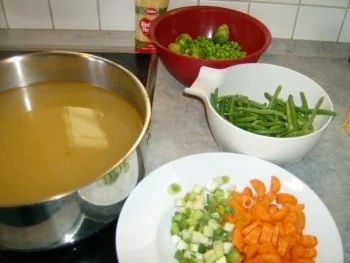 Hühnernudelsuppe mit Gemüse - Rezept - Bild Nr. 7