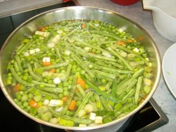 Hühnernudelsuppe mit Gemüse - Rezept - Bild Nr. 2