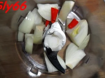 Rezept: Suppeneinlagen:Leberspätzle a`la Arrabiata Bild Nr. 10 Suppeneinlagen:Leberspätzle a`la Arrabiata - Rezept - Bild Nr. 10