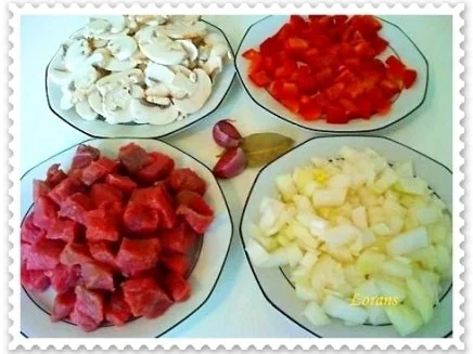 Rezept: Kalbsgulasch mit Schupfnudeln Bild Nr. 4 Kalbsgulasch mit Schupfnudeln - Rezept - Bild Nr. 4