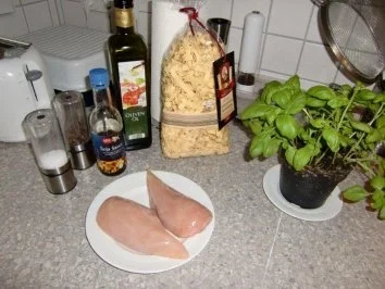 Hähnchenbrust auf Sahne Bandnudeln - Rezept