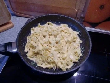 Hähnchenbrust auf Sahne Bandnudeln - Rezept - Bild Nr. 5