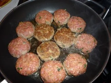 Fleischpflanzerl - Rezept - Bild Nr. 9