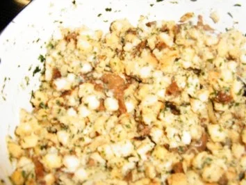 Rezept: Pfifferling-Semmelknödel Bild Nr. 6 Pfifferling-Semmelknödel - Rezept - Bild Nr. 6