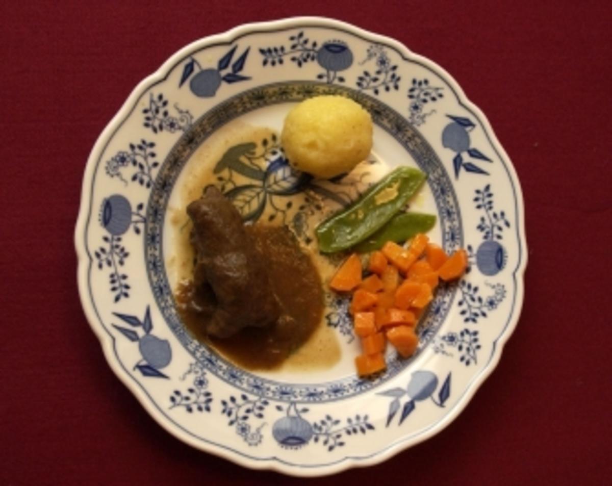 Rinderroulade mit feinem Gemüse und Kartoffelknödeln (Horst Janson) - Rezept