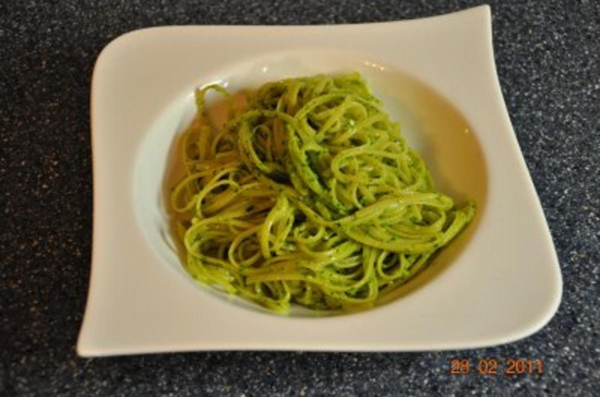 Spaghetti  mit Pesto - Rezept