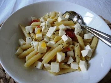 Penne mit Orangenolivenöl und Mozzarella - Rezept